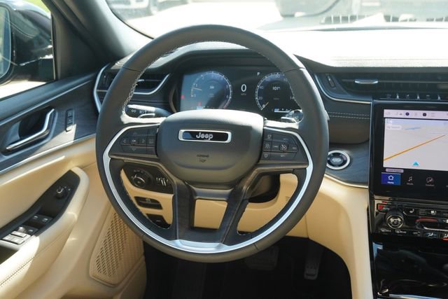 New 2025 Jeep Grand Cherokee L Limited w/ Luxury Tech Group II RWD image 16