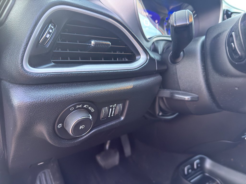 Used 2020 Chrysler Pacifica Touring-L Plus w/ Advanced Safetytec Group image 14