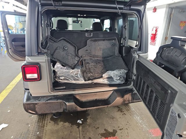 Used 2022 Jeep Wrangler Sport AWD/4WD image 16