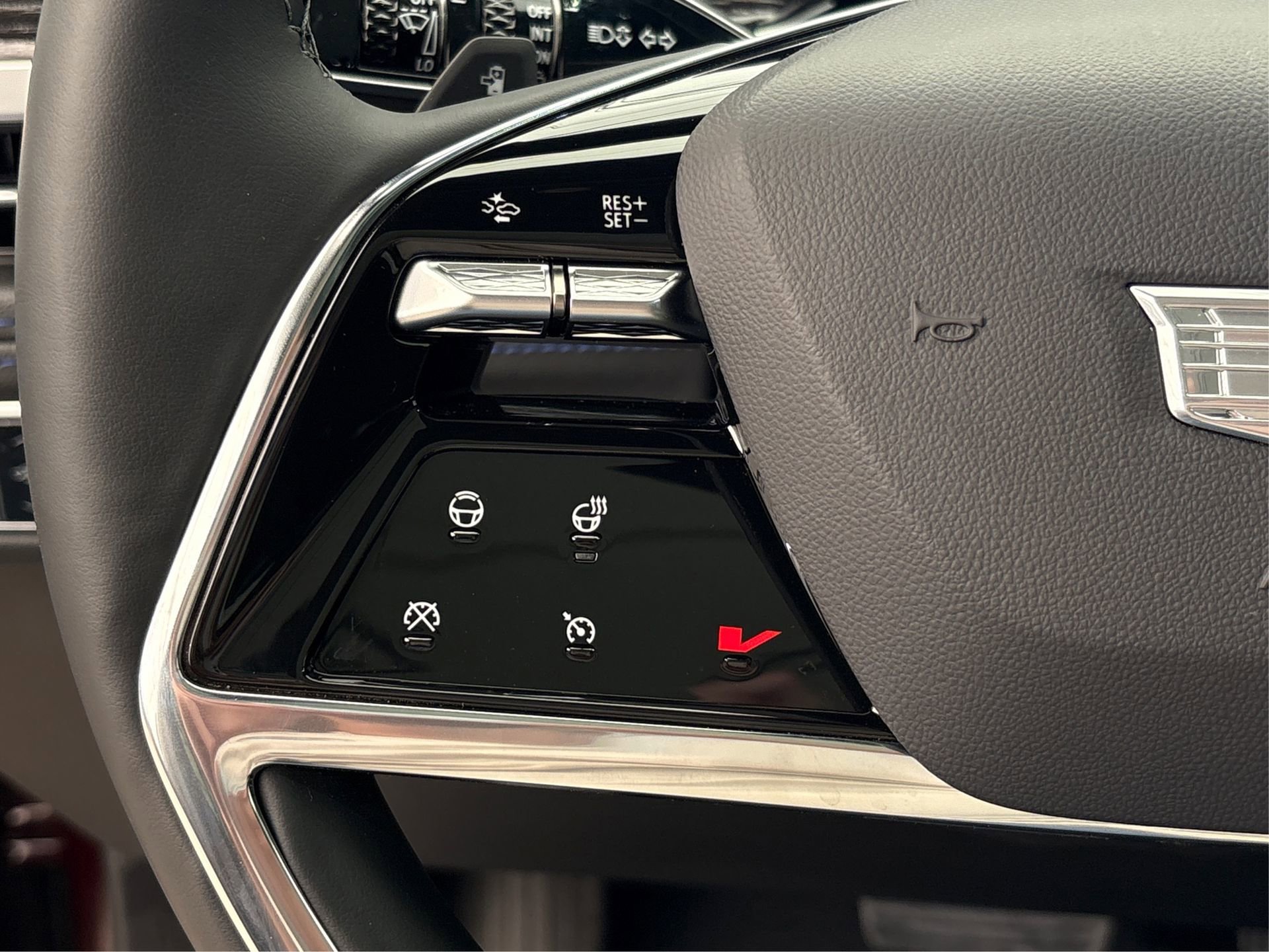 New 2025 Cadillac Escalade IQ Sport 1 w/ Smart Trailering package image 31