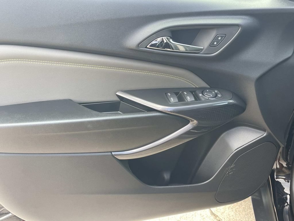 New 2026 Chevrolet Trax ACTIV w/ Driver Confidence Package FWD image 11