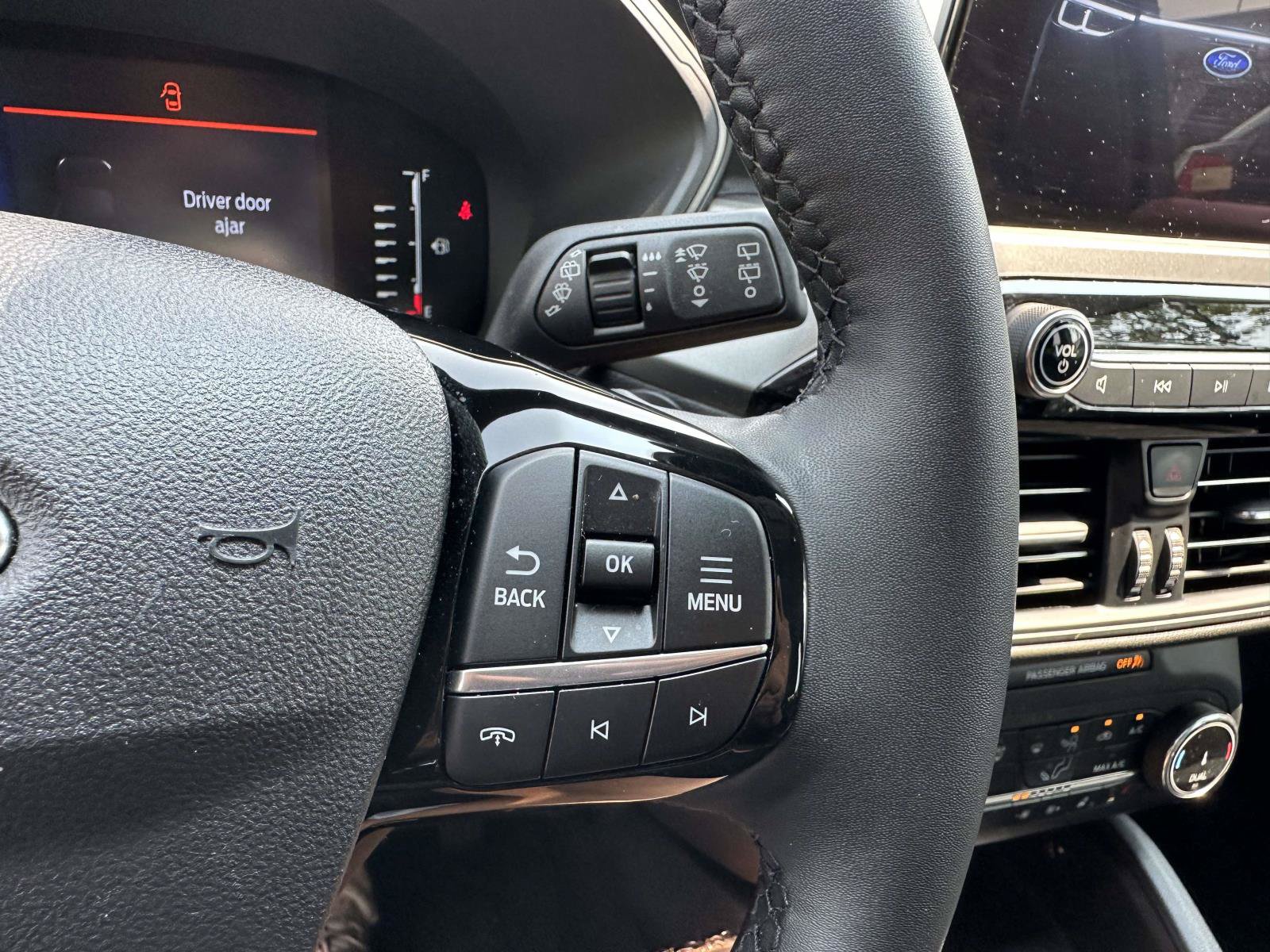 Used 2023 Ford Escape Active AWD/4WD image 31