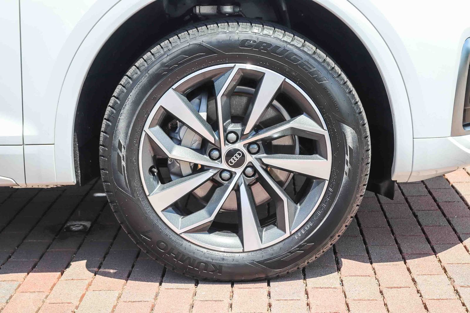 Certified 2023 Audi Q5 2.0T Premium Plus w/ Premium Plus Package AWD/4WD image 11