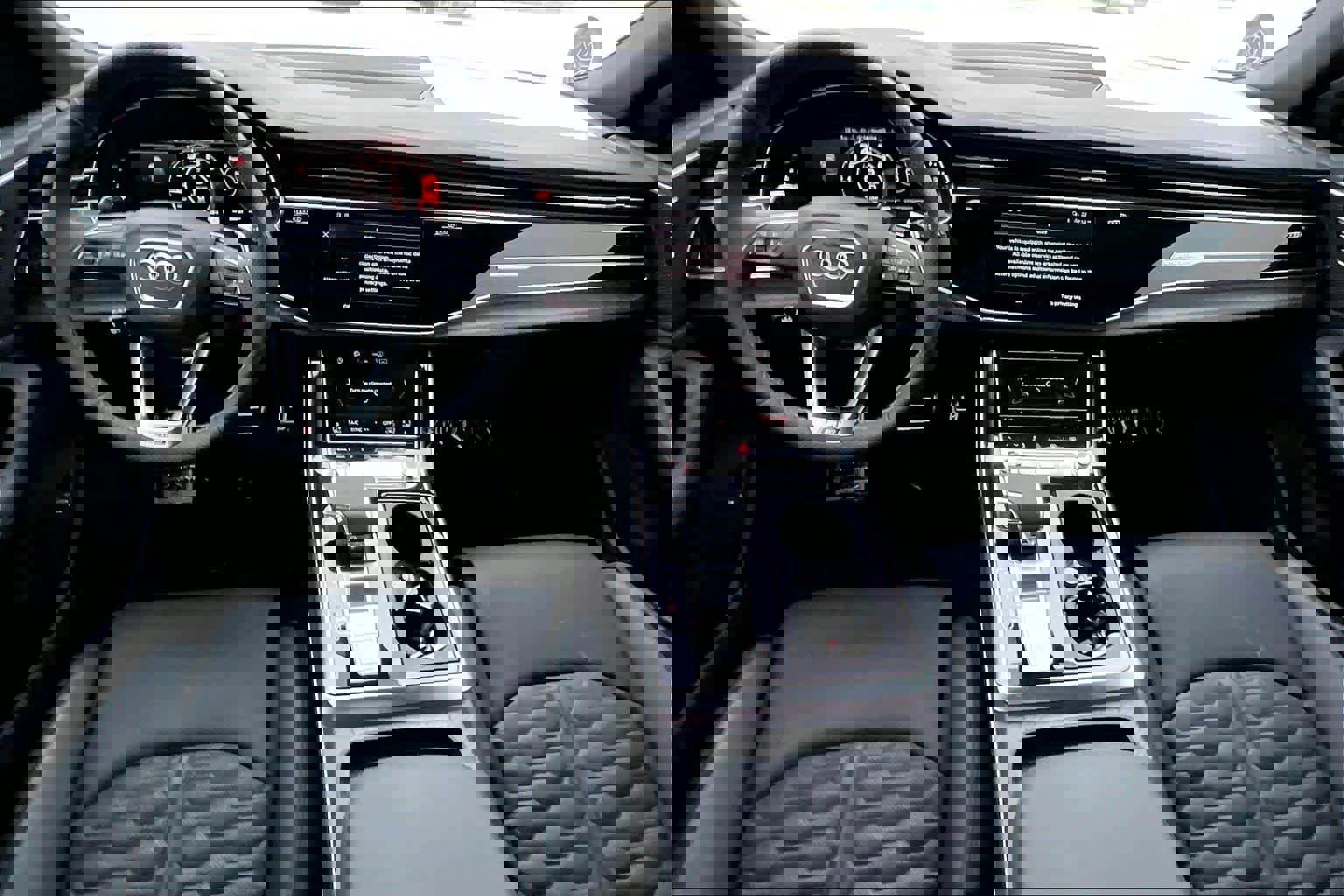 New 2025 Audi RS Q8 performance image 5