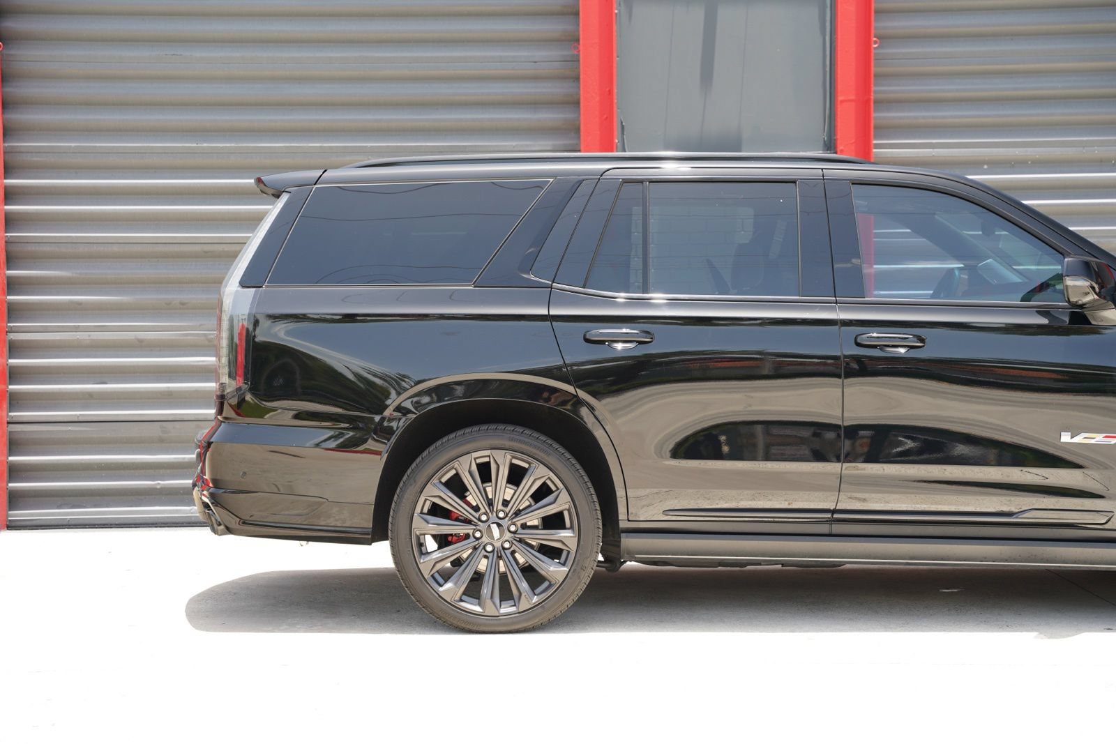 Used 2025 Cadillac Escalade V AWD/4WD image 5