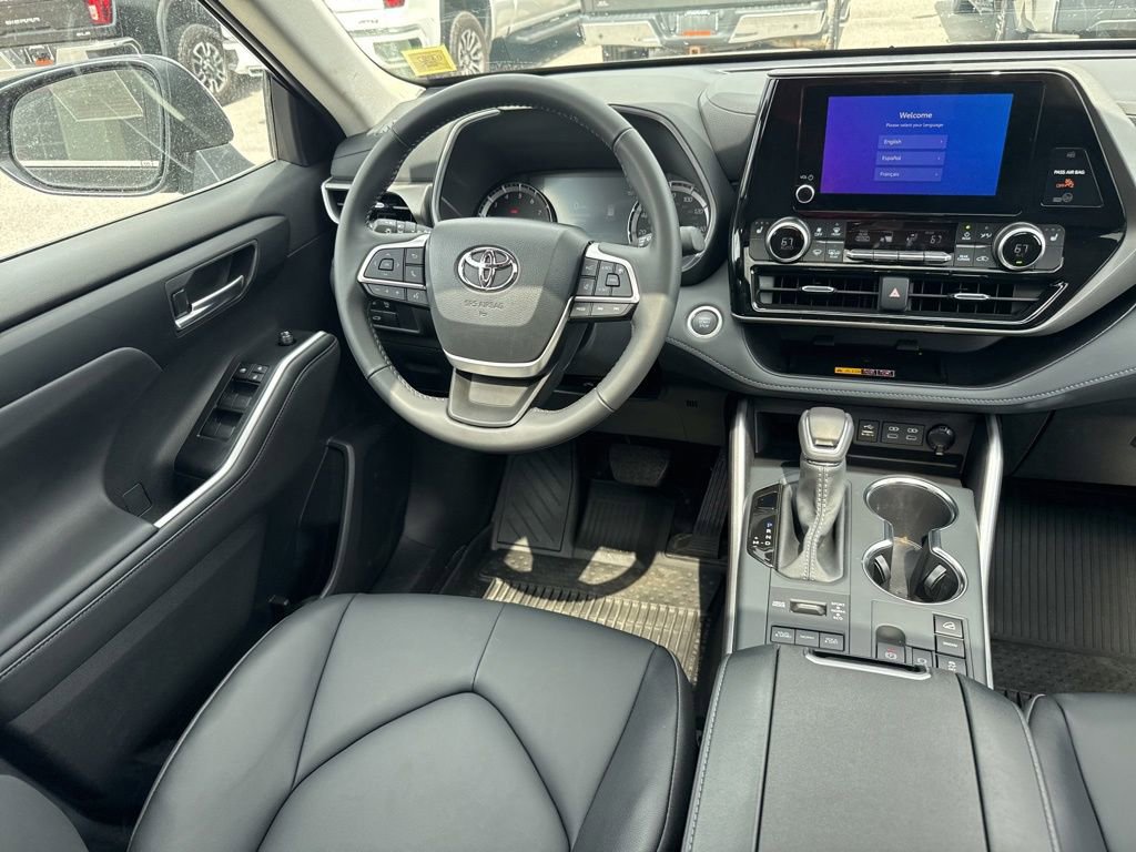 Used 2026 Toyota Highlander XLE AWD/4WD image 11