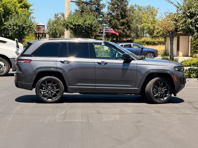 Used 2023 Jeep Grand Cherokee 30th Anniversary AWD/4WD image 4