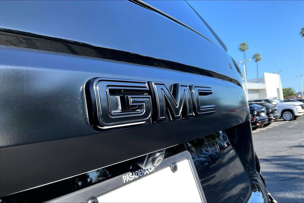 Used 2022 GMC Yukon SLT w/ SLT Premium Package image 11