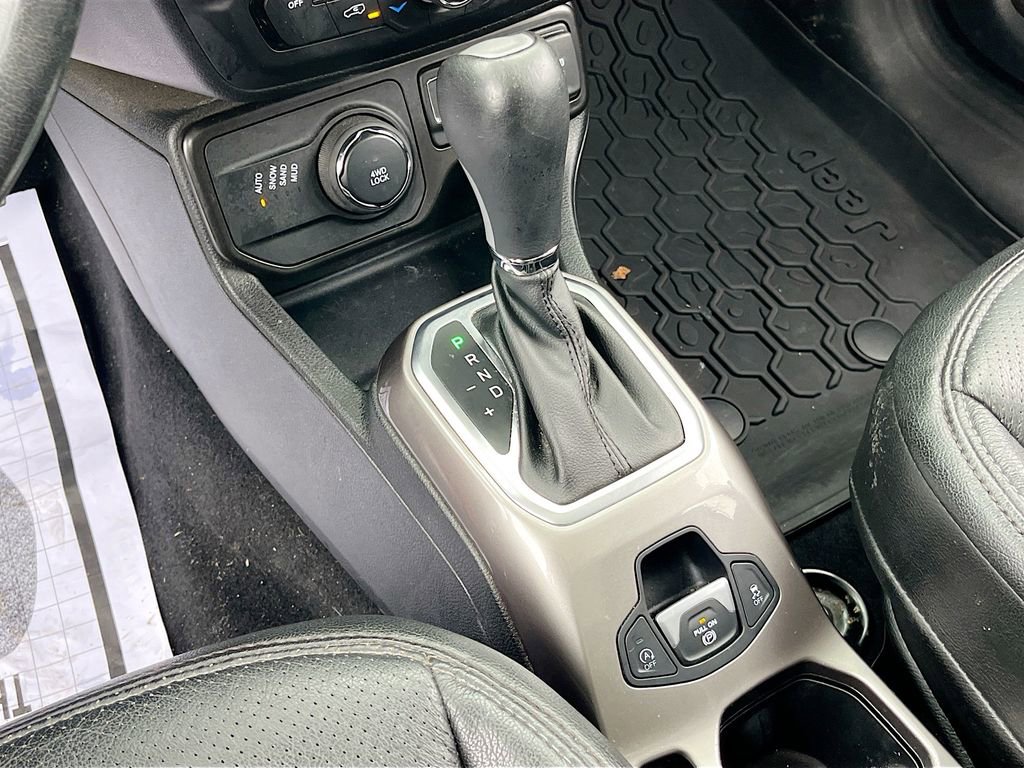 Certified 2021 Jeep Renegade Limited w/ Sun & Sound Group image 17