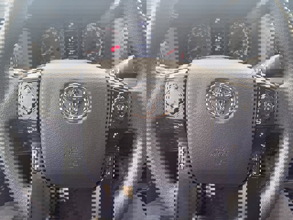 Used 2022 Toyota Tacoma SR w/ SX Package image 9