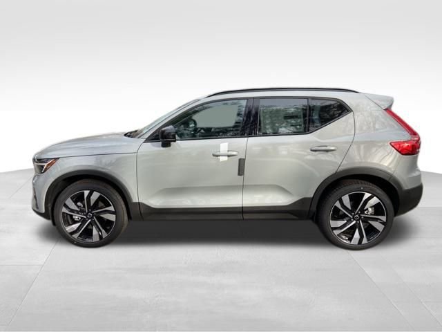 New 2026 Volvo XC40 B5 Ultra w/ Climate Package image 4