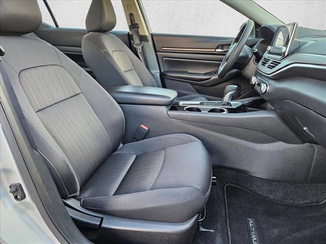 Used 2024 Nissan Altima 2.5 SV FWD image 19