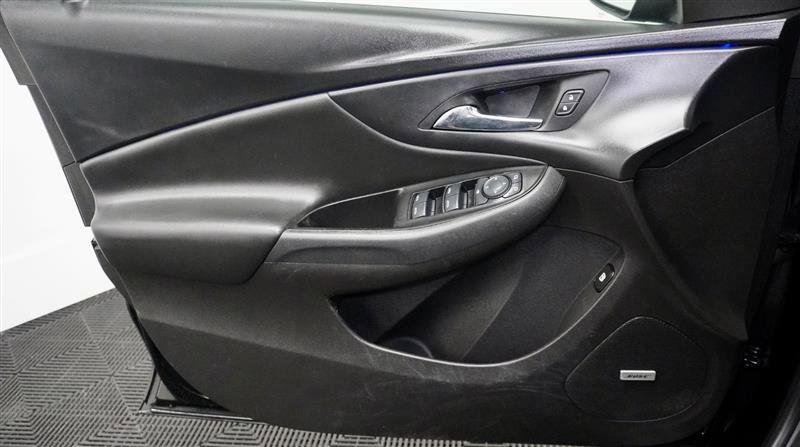 Used 2017 Chevrolet Volt Premier w/ Driver Confidence II Package FWD image 35