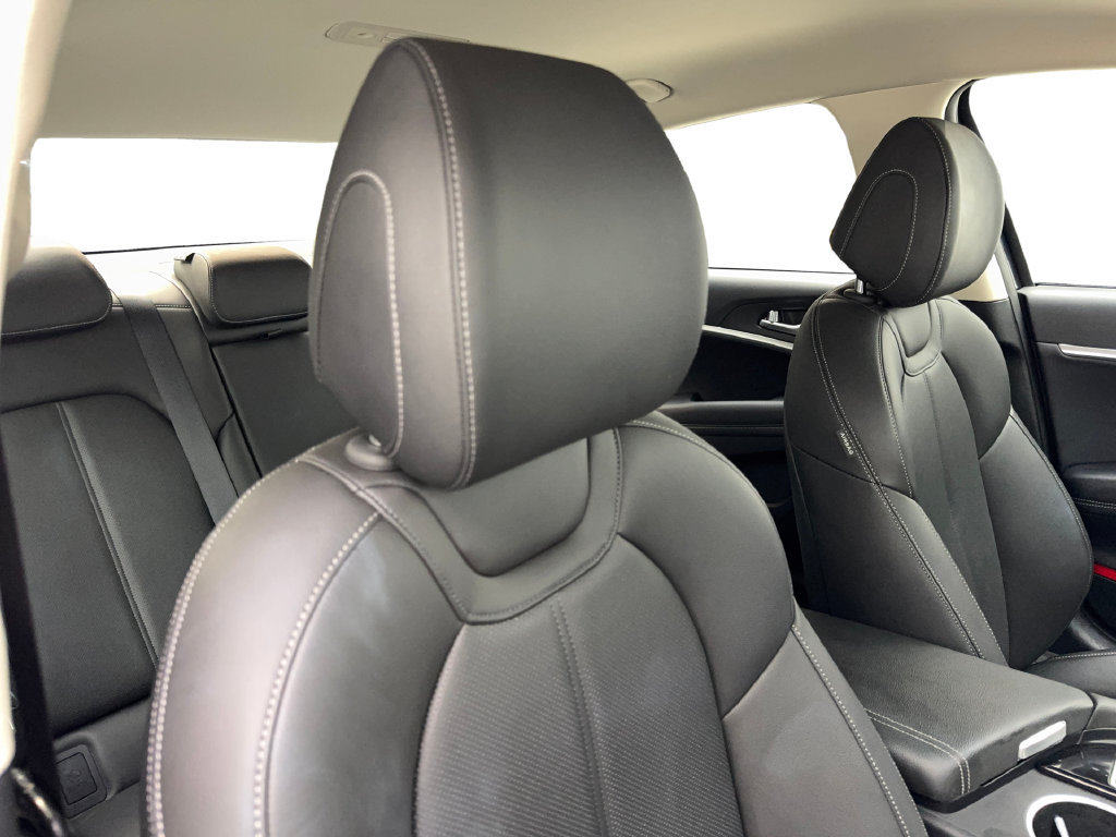 Used 2026 Genesis G70 2.5T RWD image 47