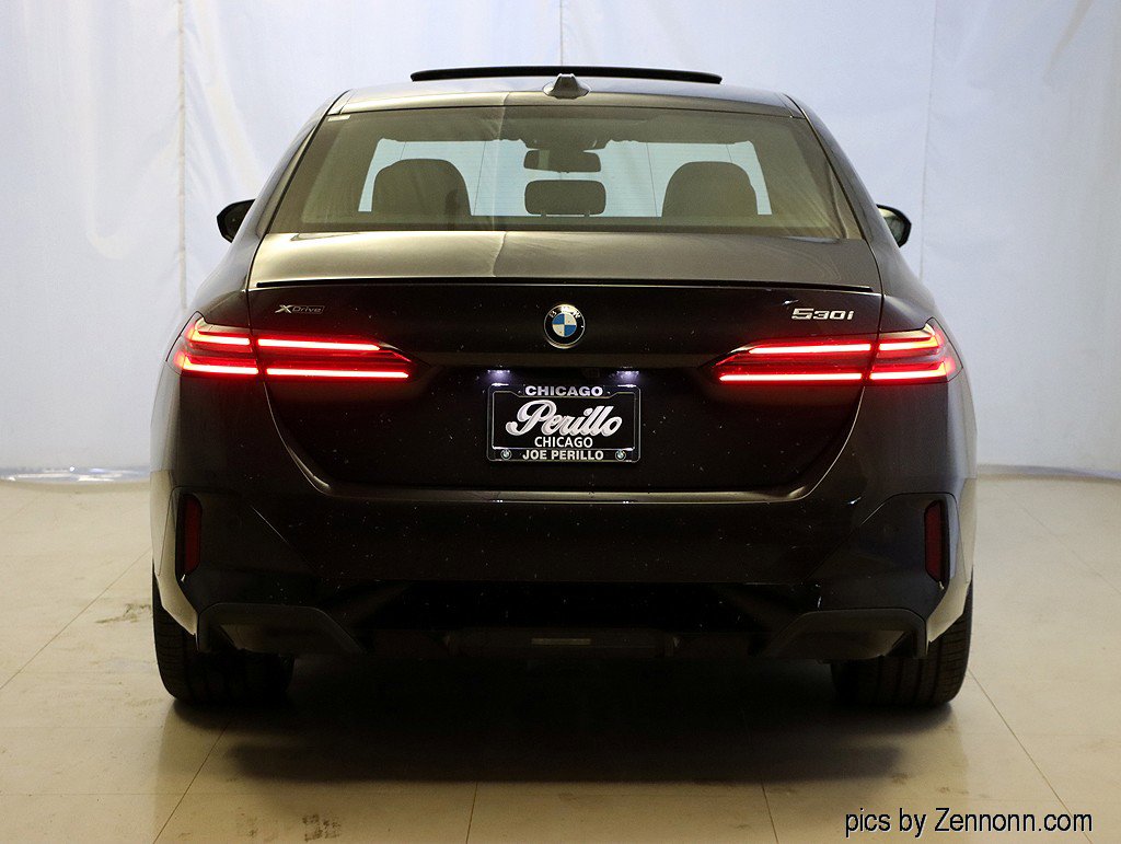 Used 2026 BMW 530i xDrive w/ M Sport Package image 7