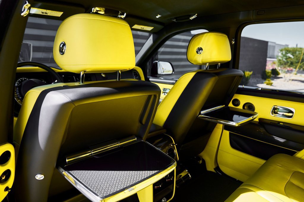 Used 2022 Rolls-Royce Cullinan Black Badge w/ Dark Exterior Package image 45