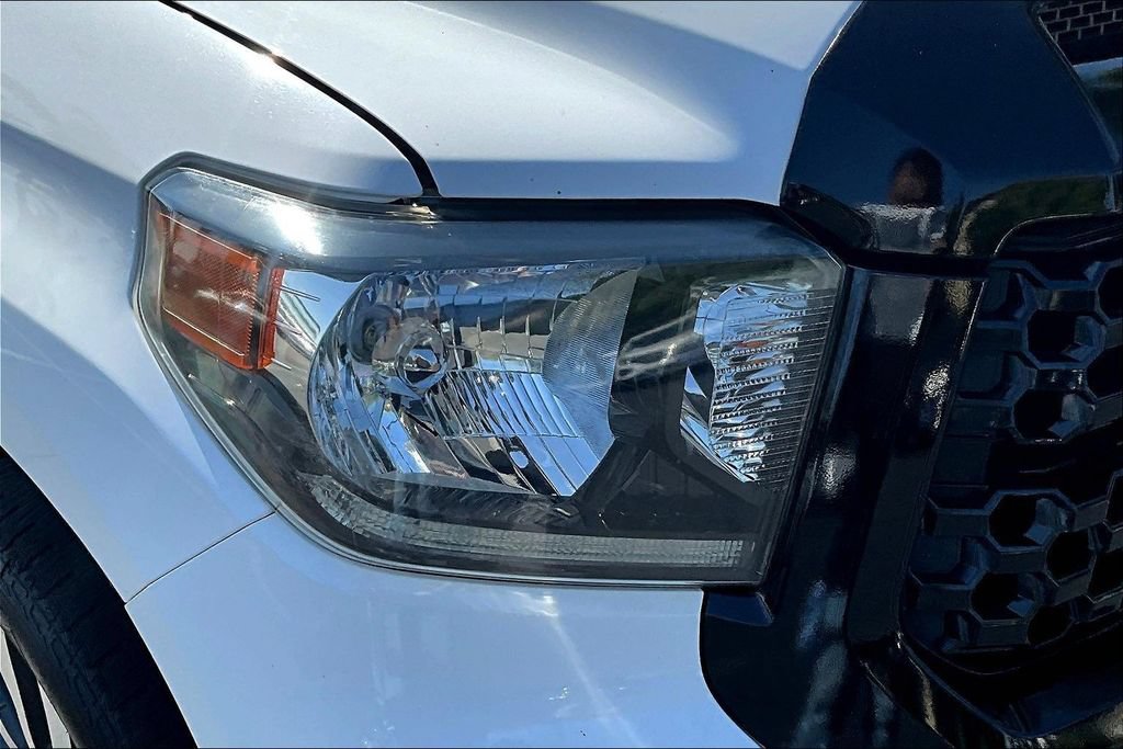 Used 2018 Toyota Tundra SR5 w/ SR5 Upgrade Package RWD image 29