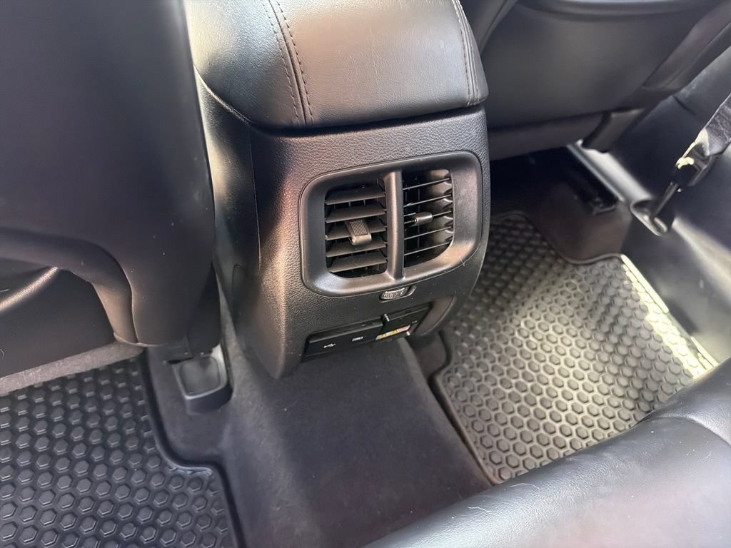 Used 2020 Jeep Cherokee Latitude Plus AWD/4WD image 31