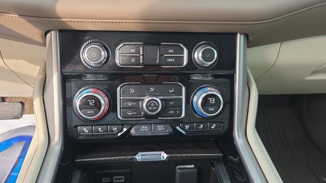Used 2024 GMC Yukon XL Denali image 12