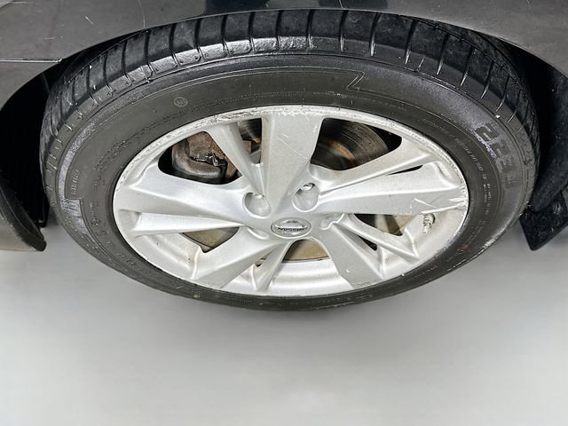 Used 2014 Nissan Altima 2.5 SV FWD image 30