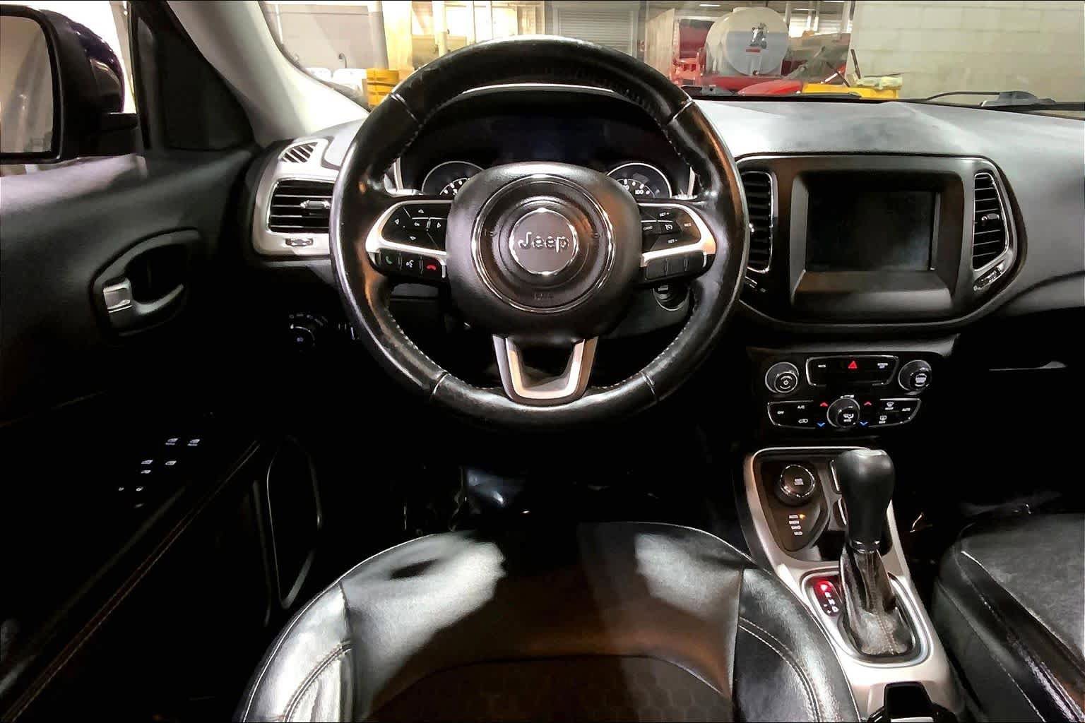 Used 2018 Jeep Compass Latitude w/ Popular Equipment Group AWD/4WD image 6