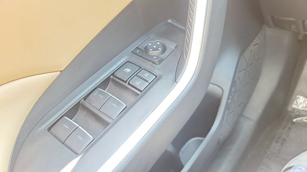 Certified 2025 Toyota RAV4 XLE w/ Convenience Package FWD image 24