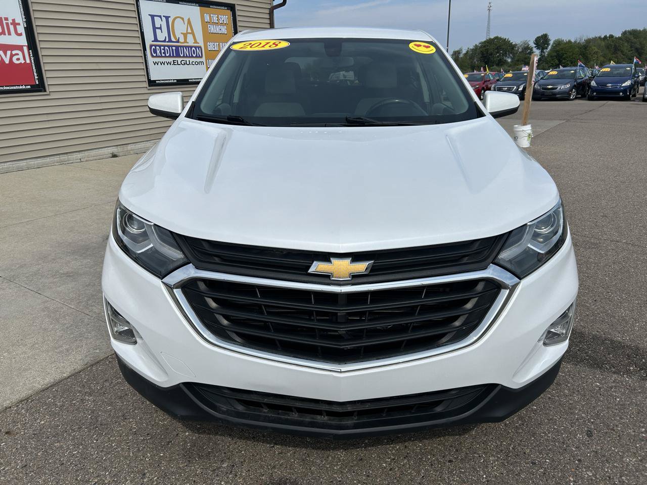 Used 2018 Chevrolet Equinox LT FWD image 2
