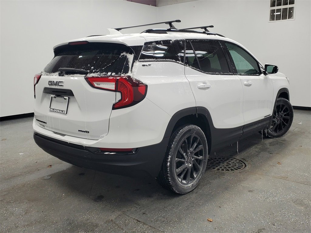 Used 2023 GMC Terrain SLT w/ Elevation Edition image 3