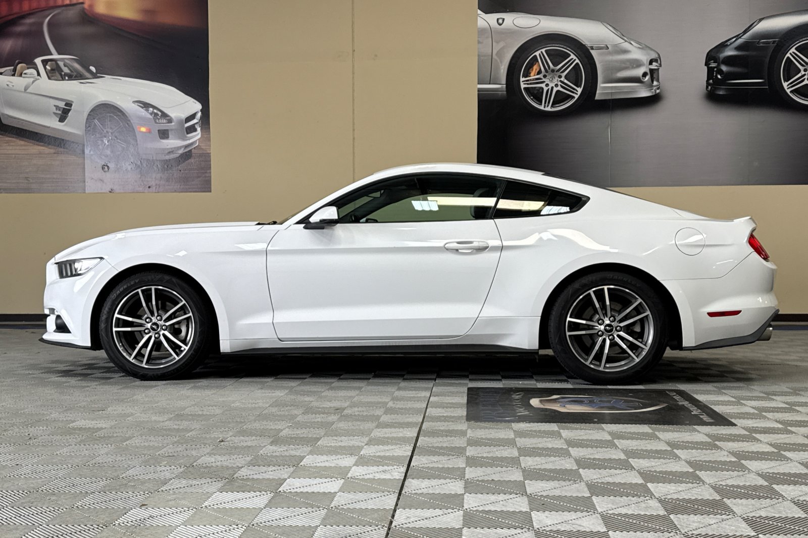 Used 2015 Ford Mustang Premium RWD image 7