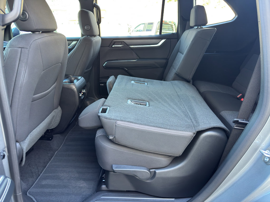 Used 2026 GMC Acadia Elevation image 16