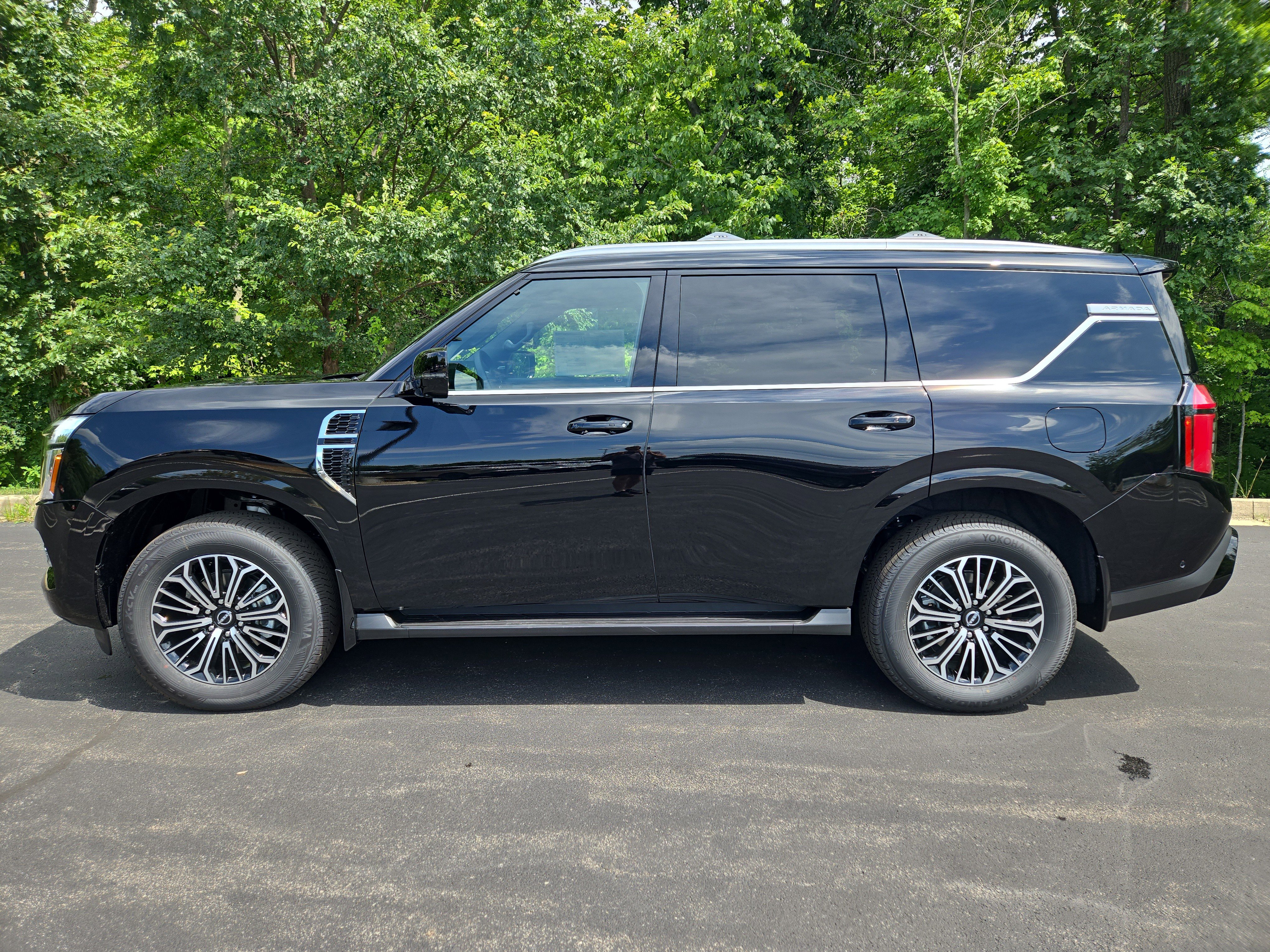 New 2025 Nissan Armada Platinum w/ Convenience Package image 5