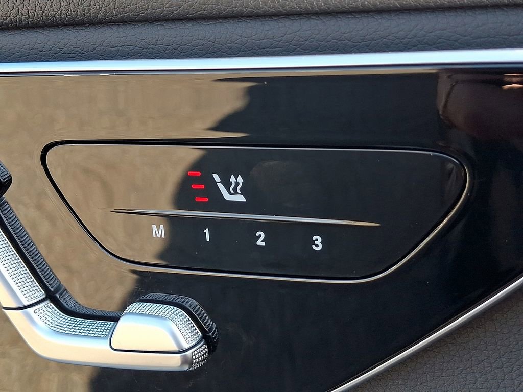 Used 2025 Mercedes-Benz GLC 300 4MATIC image 25