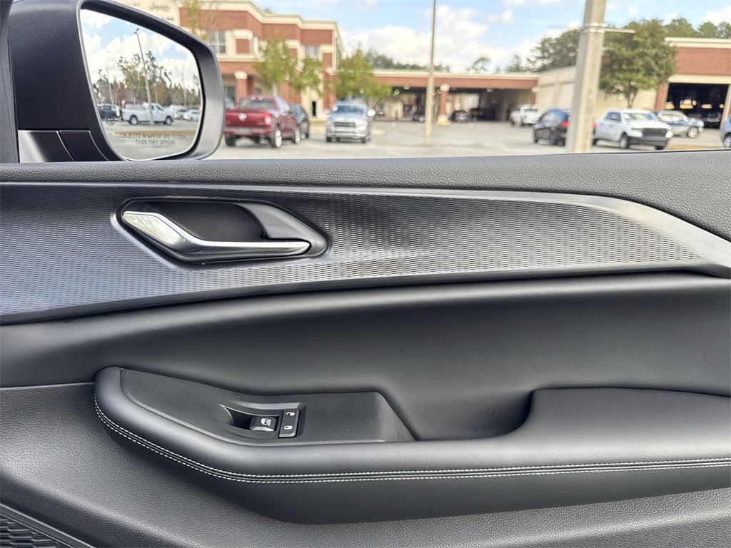 New 2025 Jeep Grand Cherokee Laredo X w/ Luxury Tech Group I image 29