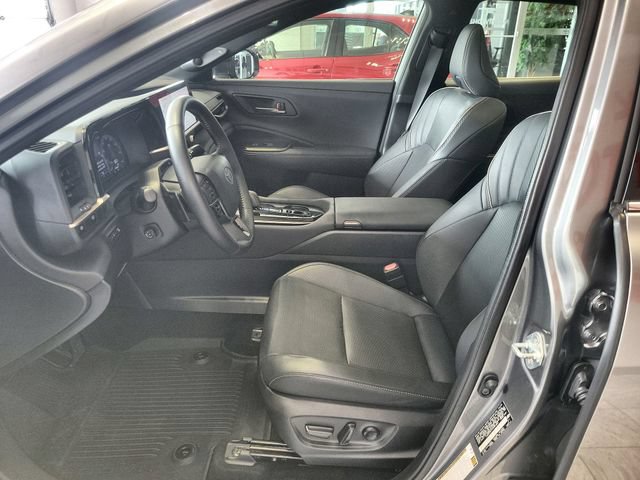Used 2026 Toyota Crown Platinum AWD/4WD image 12