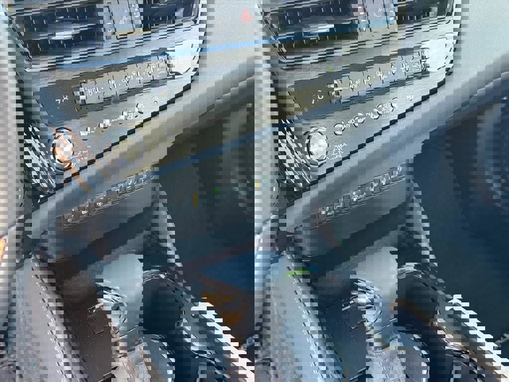 Used 2024 Lexus ES 350 Ultra Luxury w/ Accessory Package (Z1) image 22