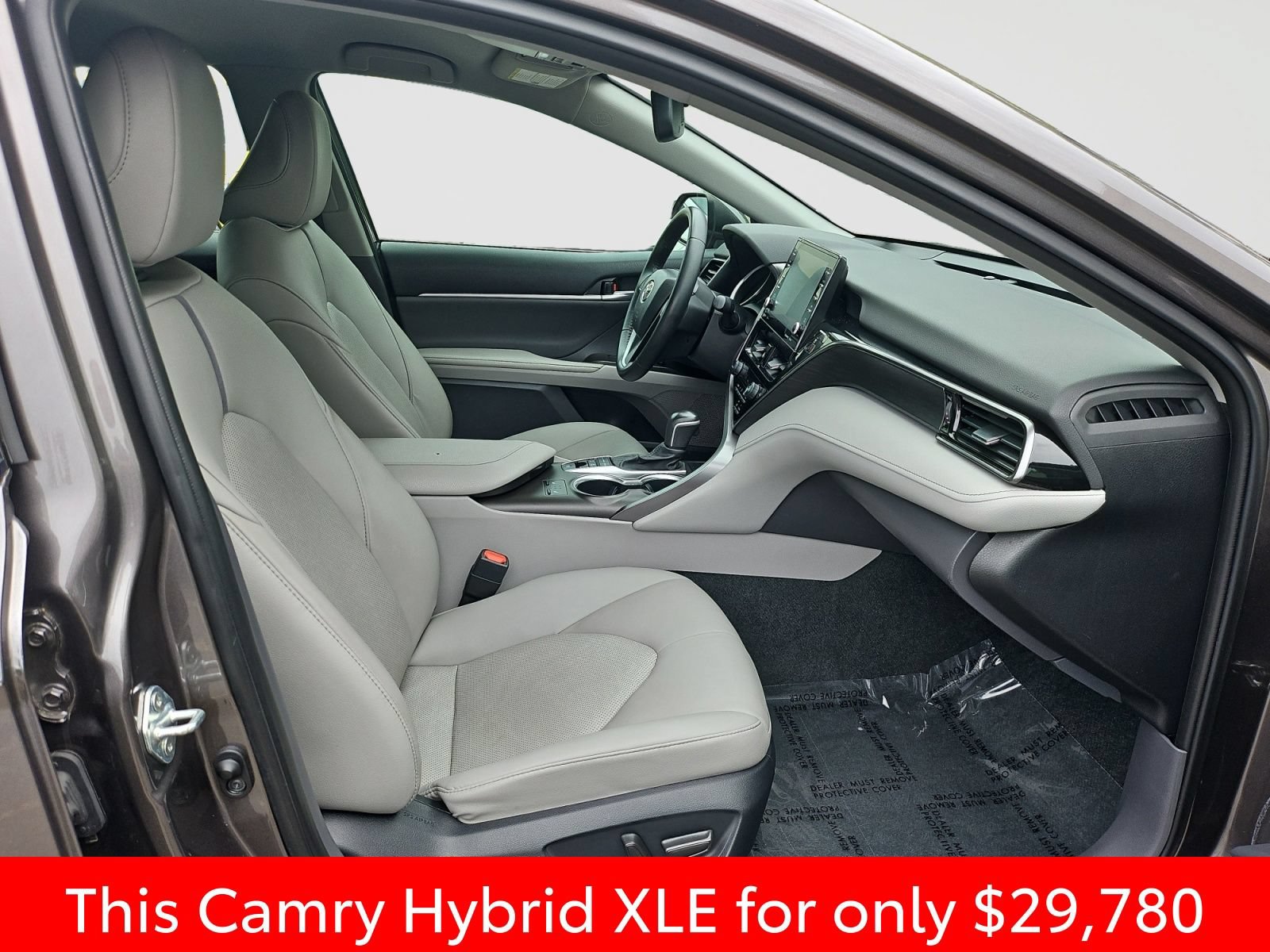 Used 2023 Toyota Camry XLE FWD image 17