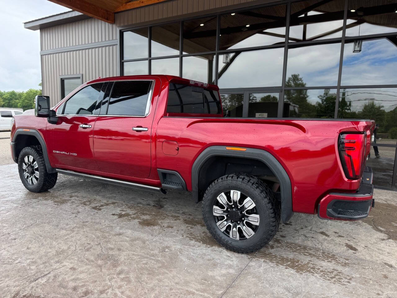Used 2024 GMC Sierra 2500 Denali w/ Denali Reserve Package AWD/4WD image 4