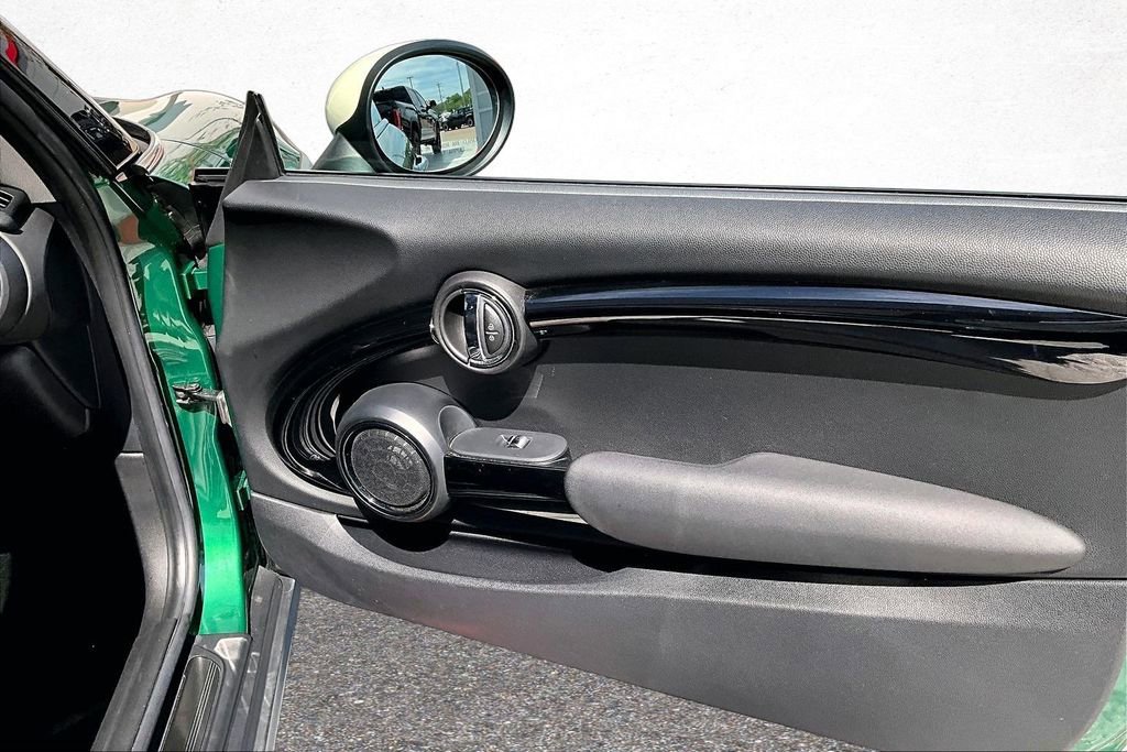 Used 2019 MINI Cooper S image 28