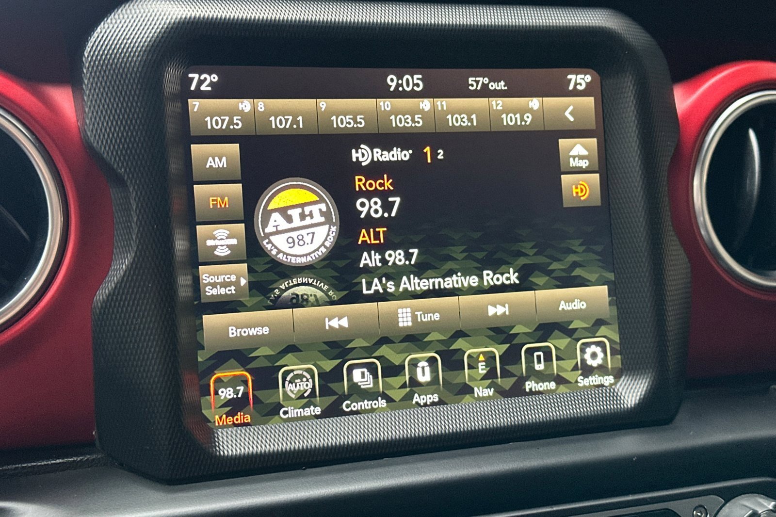 Used 2022 Jeep Wrangler Unlimited Rubicon w/ LED Lighting Group image 25