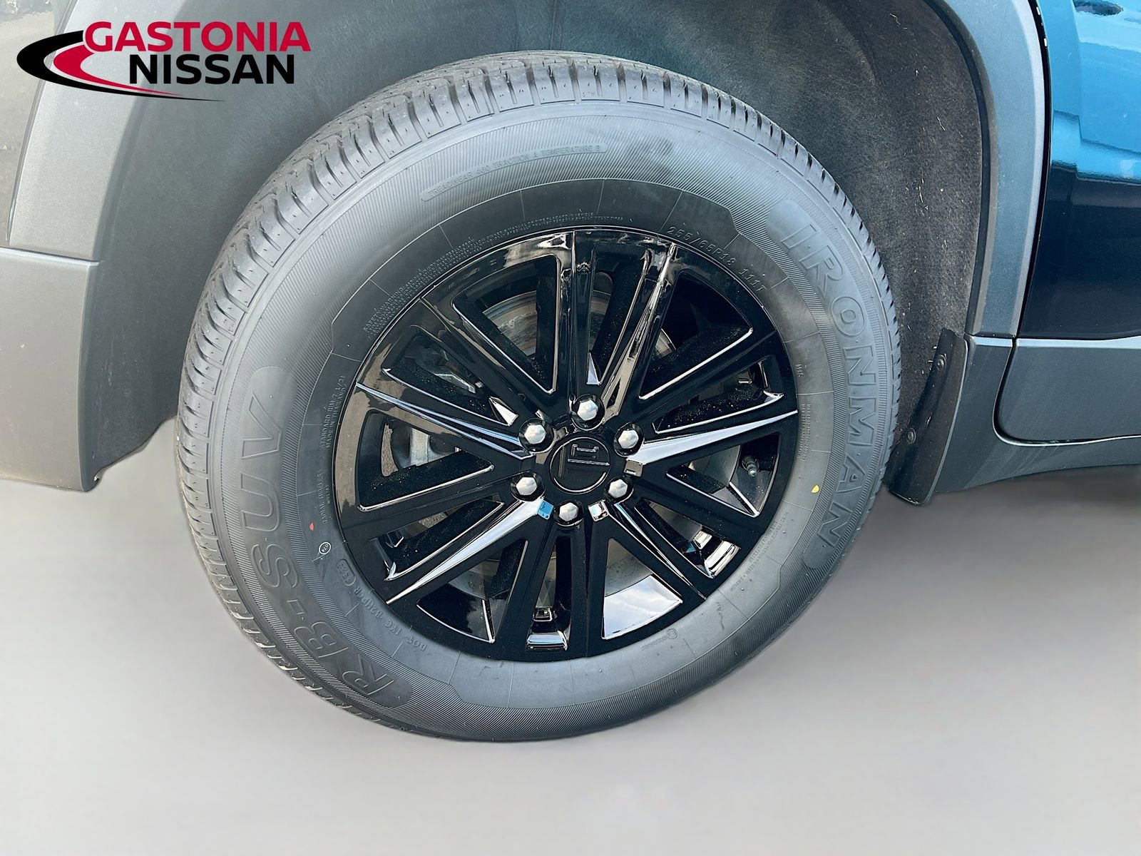 Used 2023 Chevrolet Traverse LT w/ LPO, Floor Liner Package image 42