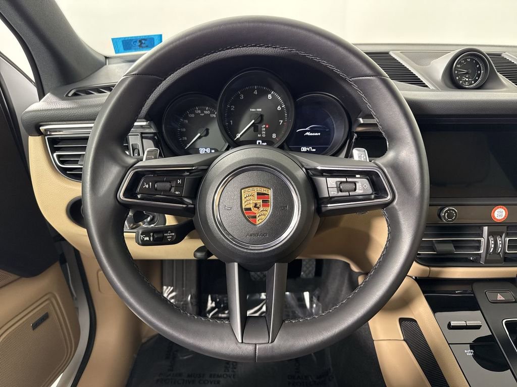 Certified 2025 Porsche Macan image 36