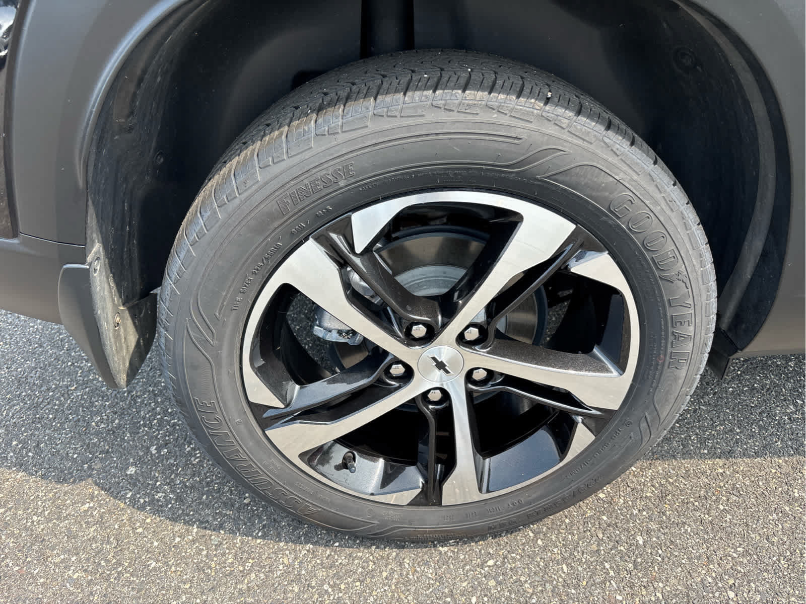 Certified 2024 Chevrolet Trax RS w/ Driver Confidence Package FWD image 26