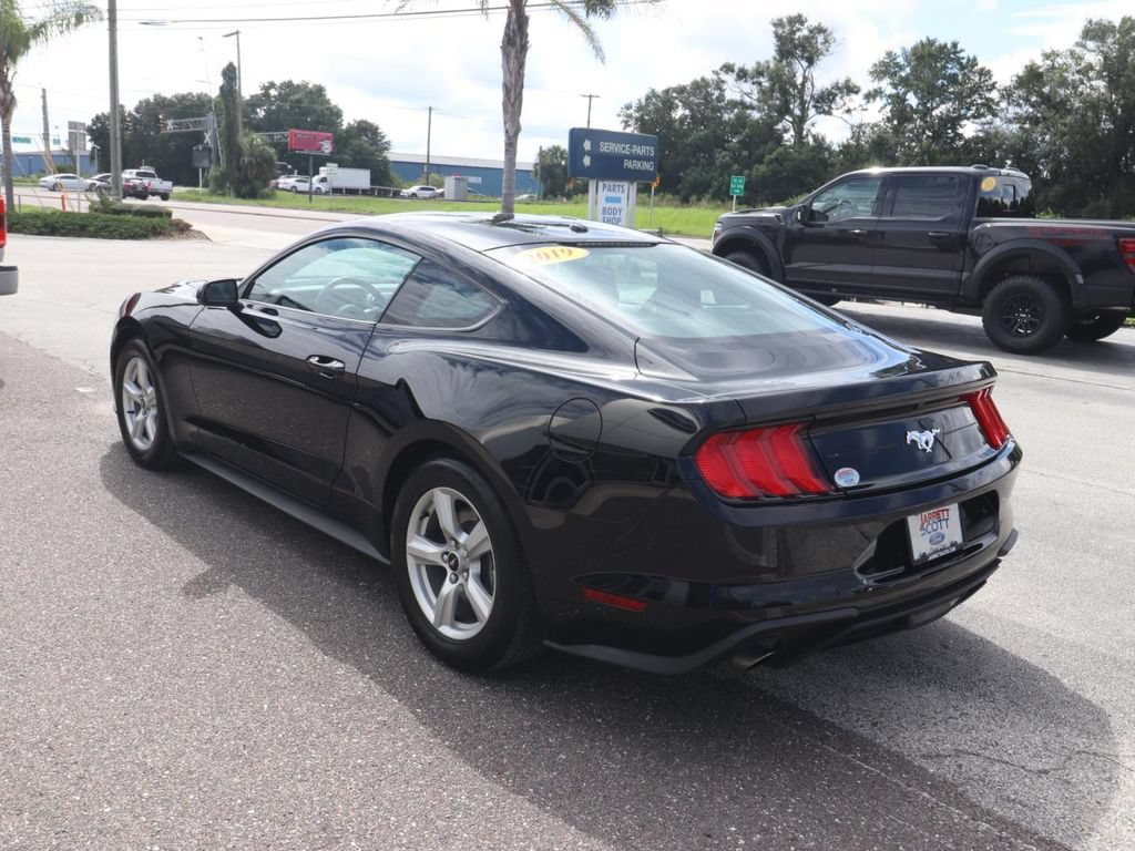 Used 2019 Ford Mustang Coupe RWD image 8