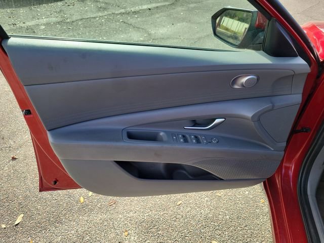 Used 2024 Hyundai Elantra SEL image 9