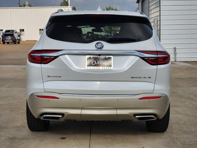 Used 2018 Buick Enclave Premium w/ LPO, Hit The Road Package FWD image 6