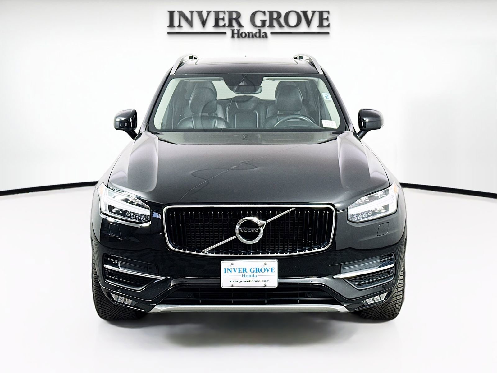 Used 2016 Volvo XC90 T6 Momentum AWD/4WD image 2