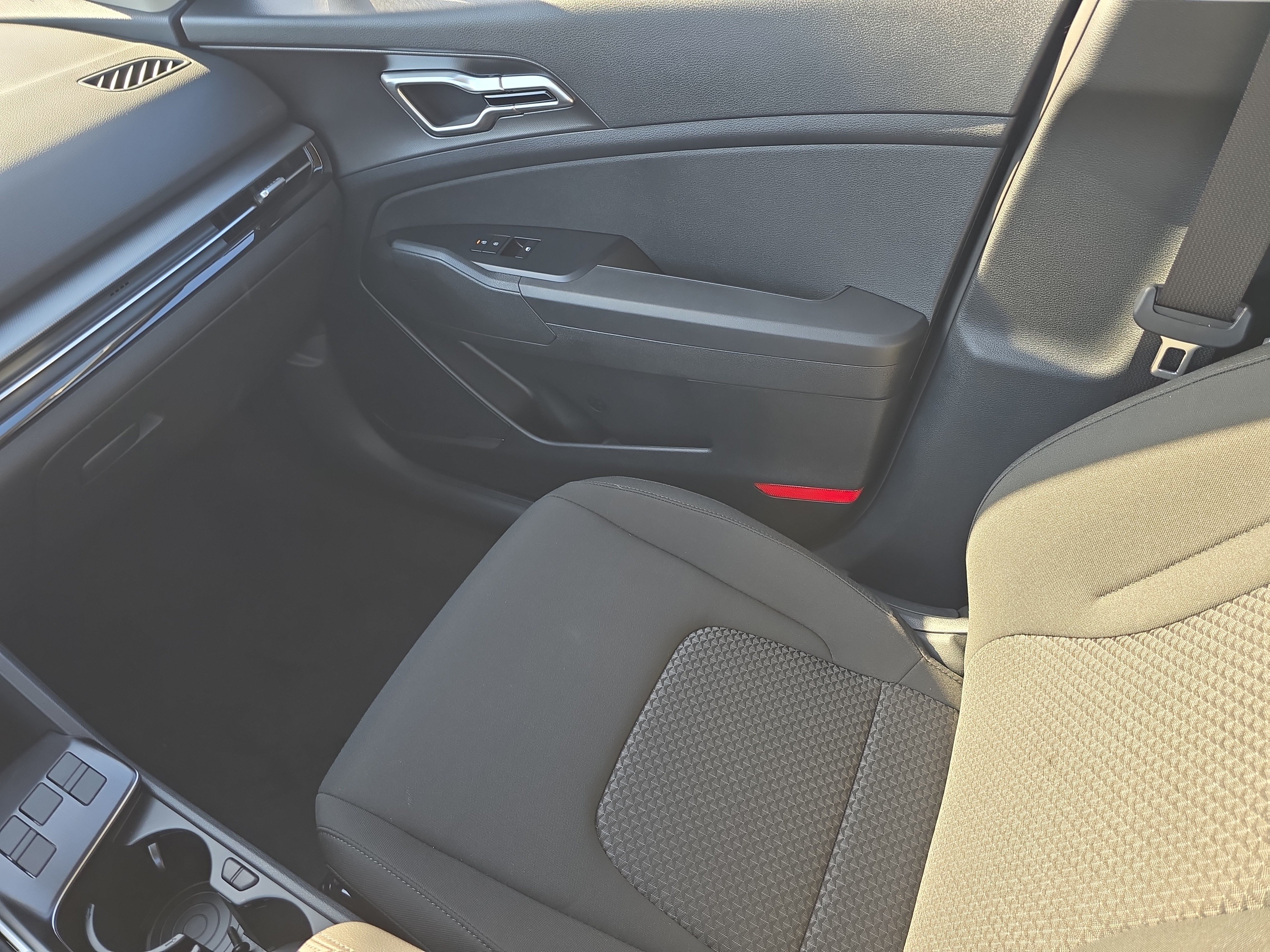 New 2027 Kia Sportage LX FWD image 14