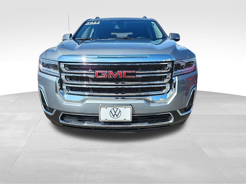 Used 2023 GMC Acadia SLT AWD/4WD image 3