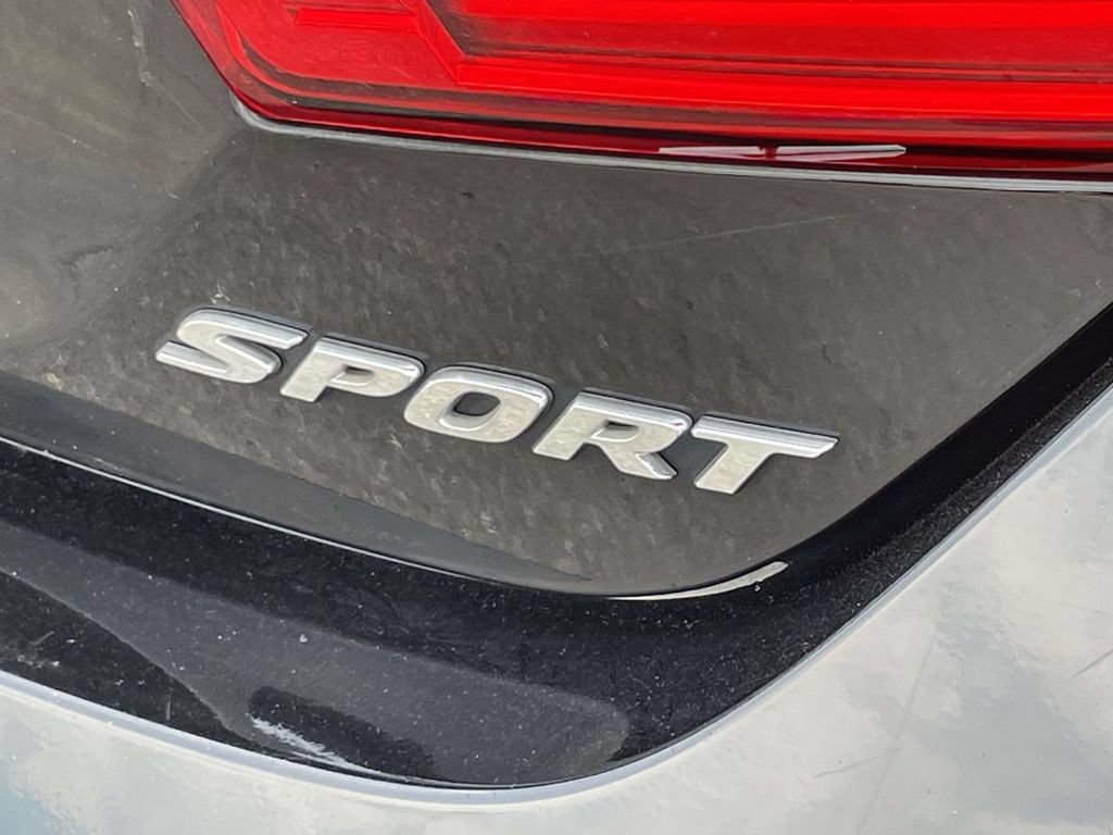 Used 2018 Honda Accord Sport image 14