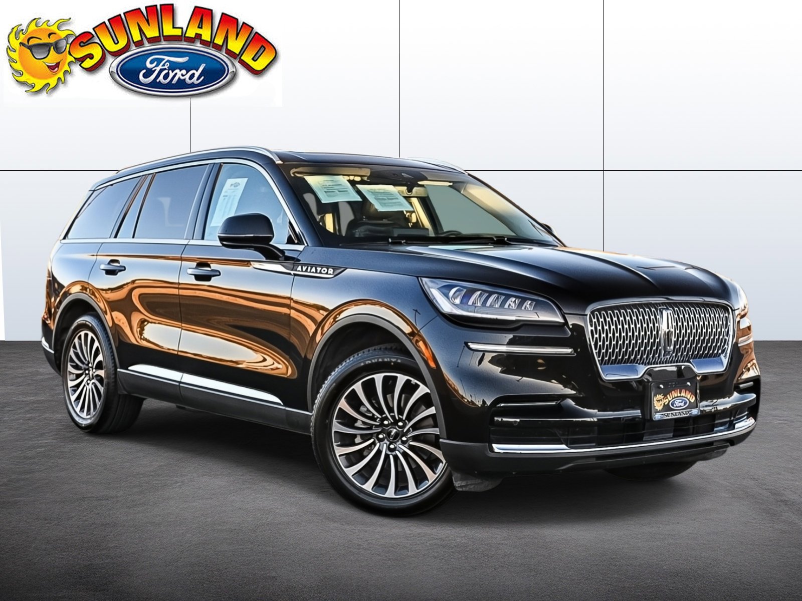 Used 2023 Lincoln Aviator Reserve w/ Elements Package Plus image 1